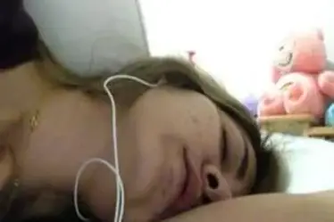 Dokumentasi Tante Cantik Bersantai Di Kasur