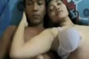 Mahasiswi Cantik Pasrah Goyang Kasur Penginapan