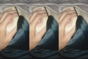 Perhatian Mesra Gadis Cantik Di Kasur Crot