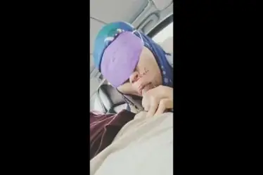 Ukhti Hijab Biru Cantik Pasrah Servis Mobil